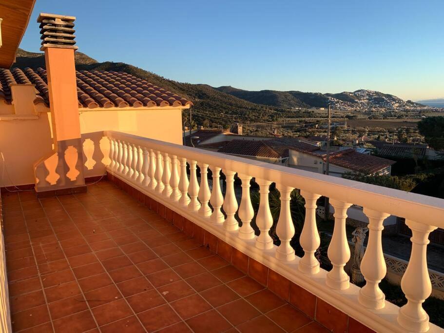 Villa Leo Con Vistas Al Mar Y Piscina Privada Roses Exterior foto